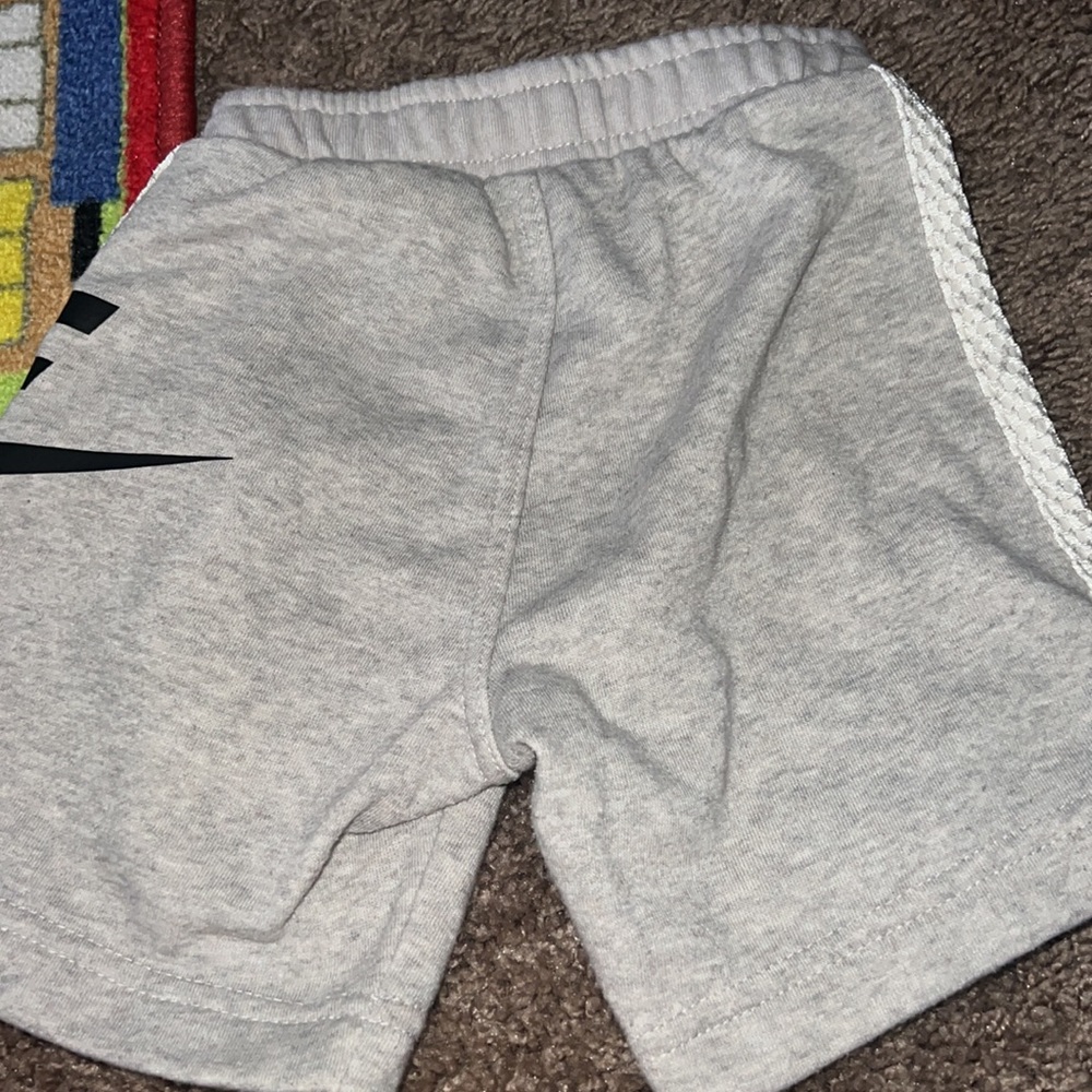 Shorts - Picture 4 of 4